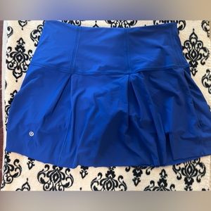 Lululemon size 8 skirt